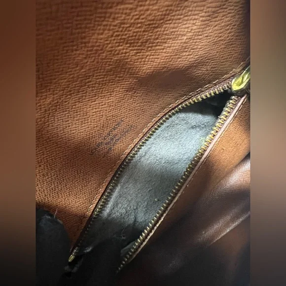 *FLASH SALE* LOUIS VUITTON-LP0952 Saint Cloud Crossbody Monogram Canvas - Picture 11 of 16